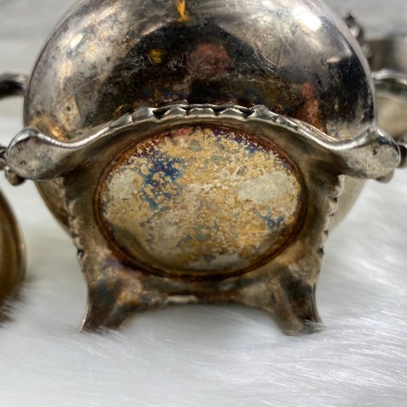 Vintage Oneida Silverplated Creamer & Sugar Set - Picture 4 of 13